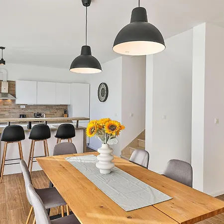 3 Bedroom Pet Friendly In Na Moru *