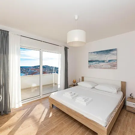 3 Bedroom Pet Friendly In Na Moru *