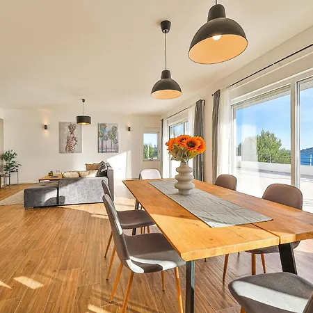 3 Bedroom Pet Friendly In Na Moru Hébergement de vacances