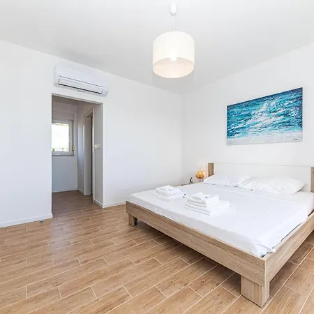 3 Bedroom Pet Friendly In Na Moru Hébergement de vacances *